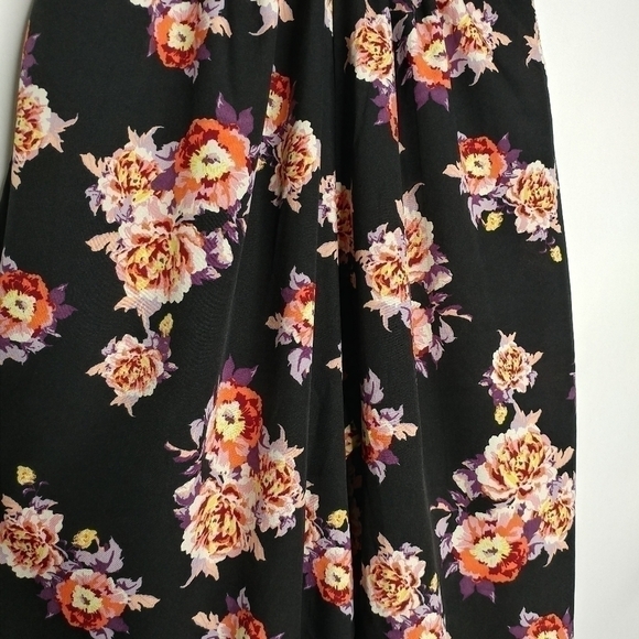 Band of Gypsies Black Floral Romper Jumpsuit - Picture 7 of 12